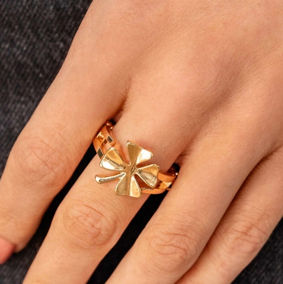 Framed Finish Gold Ring 💍  Dainty - Picture 2 of 3